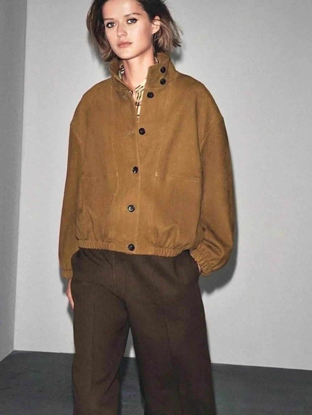 Brown Bomber Jacket Like New never worn leather
ZARA